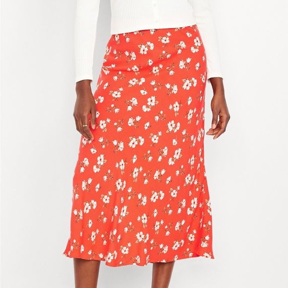 Old Navy red floral Crepe A-Line Midi Skirt - Picture 2 of 13